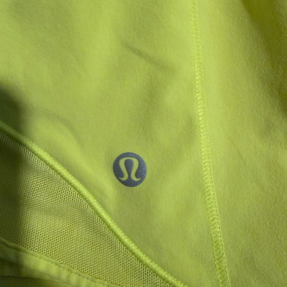 502 Lululemon Hotty Hot High-Rise Lined Short 4" Electric Lemon Size 14 - Picture 4 of 6
